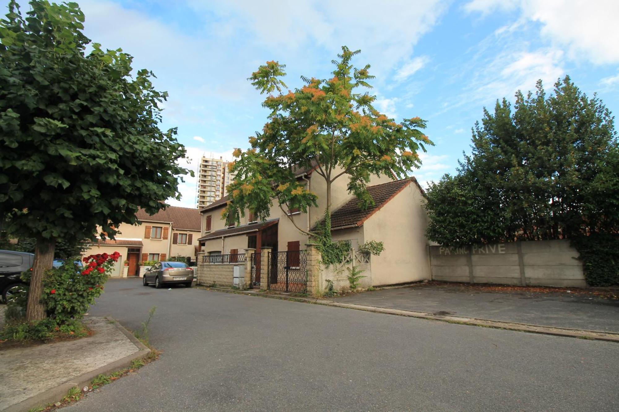 Parking Prive Gratuit - 15Mn Paris - Gare A Pied En 5Mn - Tout Equipee - Terrasse - Jardin - Stade De France - Casino D'Enghien - Hippodrome, Universite Epinay-sur-Seine Exterior photo